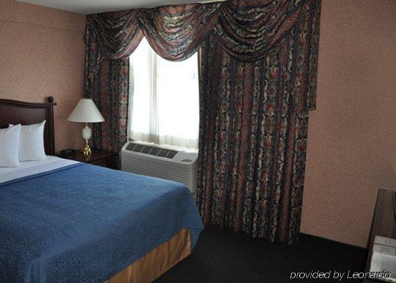 Quality Inn & Suites Brossard Kamer foto