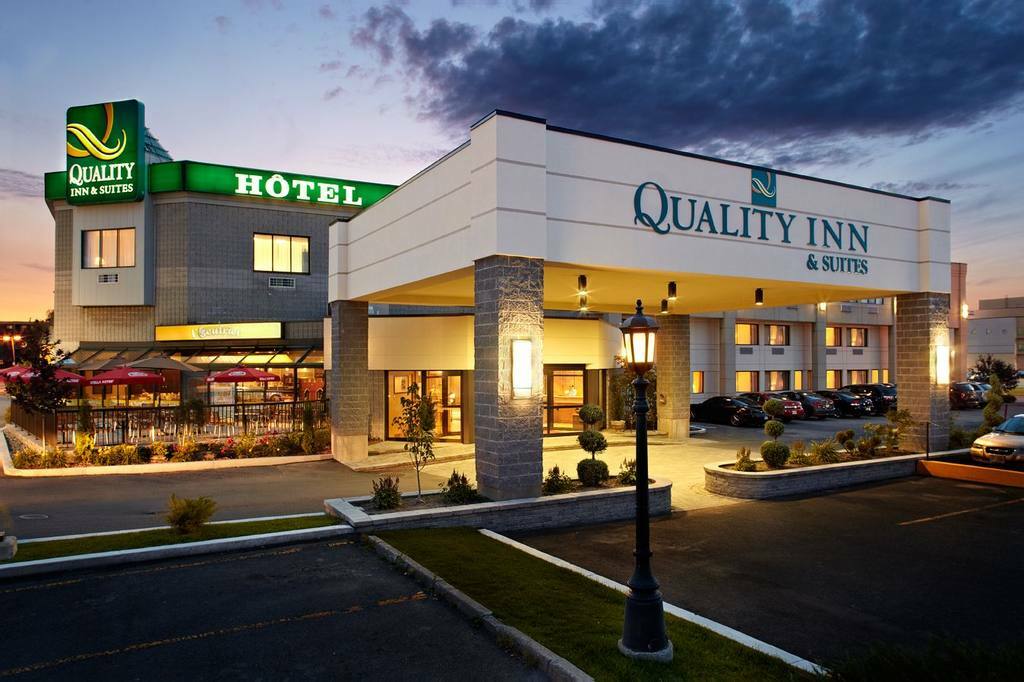 Quality Inn & Suites Brossard Buitenkant foto